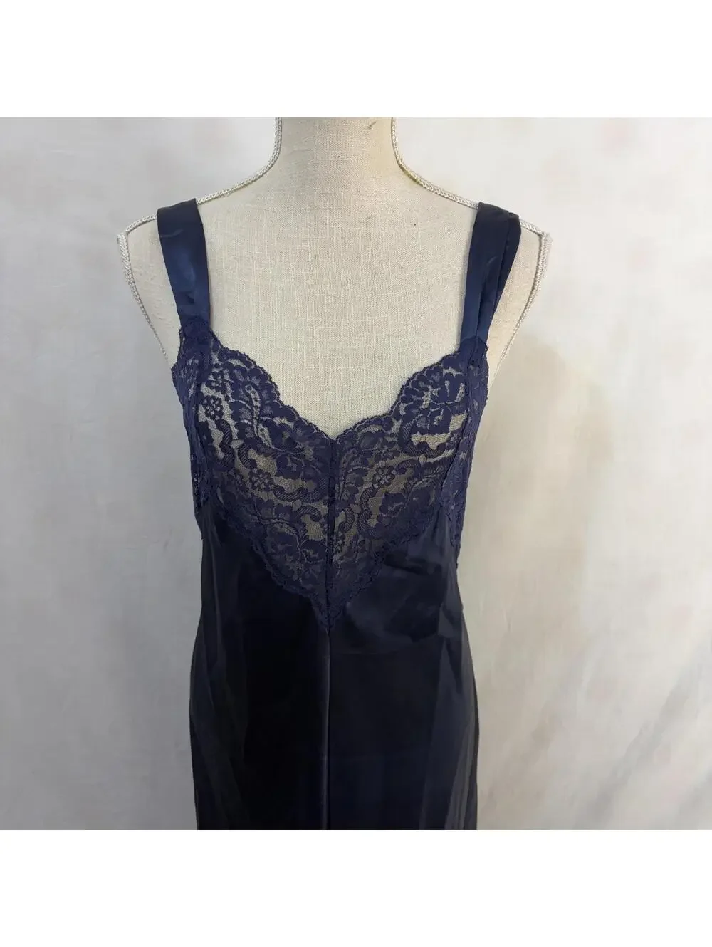 Navy lace front satin Vanity fair 70s vintage gown lingerie
